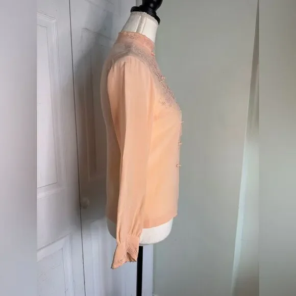 1950s Peony Silk Hand Embroidered Peach Pink Blouse - Picture 12 of 16